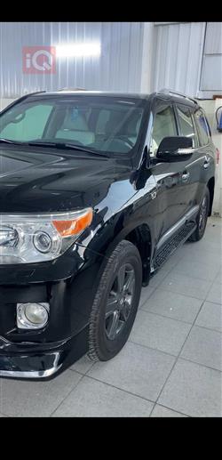 تۆیۆتا لاند کروزەر